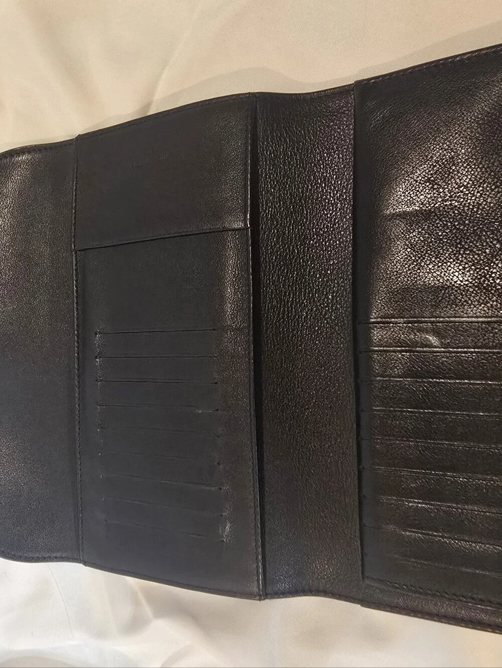 AUTHENTIC Louis Vuitton Long Wallet – Classic Flap & Clasp – Amelia Mahina-black